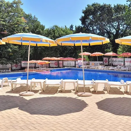 Paradise Park Lägenhetshotell Golden Sands