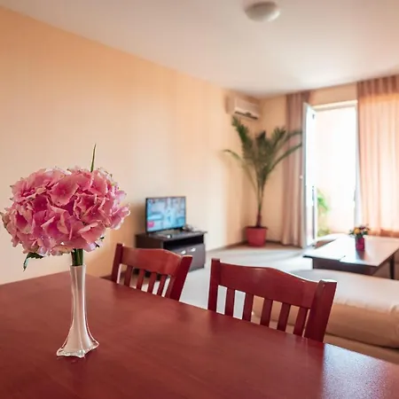 Paradise Park 3* Golden Sands