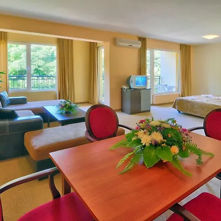 Lägenhetshotell Paradise Park 3*