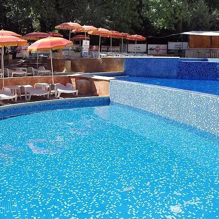 Paradise Park 3* Golden Sands