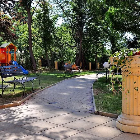 Апартхотел Paradise Park 3*