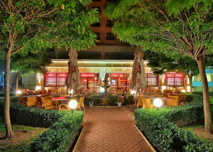 Paradise Park Golden Sands