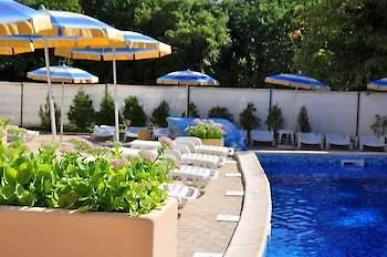 Paradise Park Золоті Піски