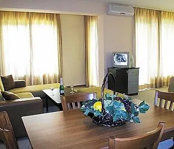 Ξενοδοχείο με διαμερίσματα Paradise Park 3*