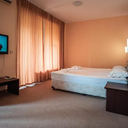 Paradise Park Aparthotel