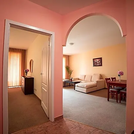 Paradise Park 3*