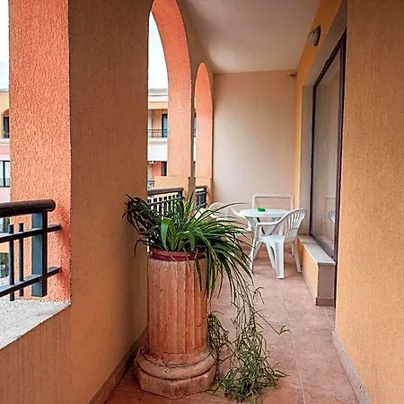 Paradise Park Aparthotel