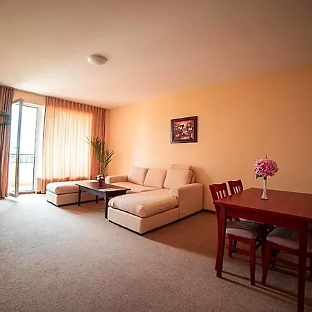 Paradise Park Aparthotel 3*