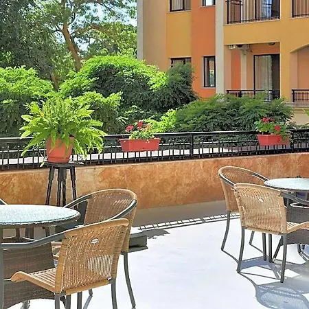 Paradise Park Aparthotel