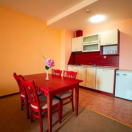Paradise Park 3* Golden Sands