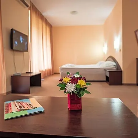 Paradise Park Aparthotel 3*
