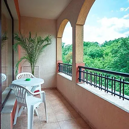 Paradise Park 3* Golden Sands