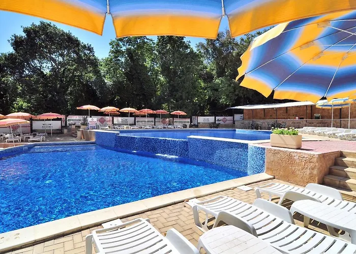 Paradise Park Apart-hotel 3*