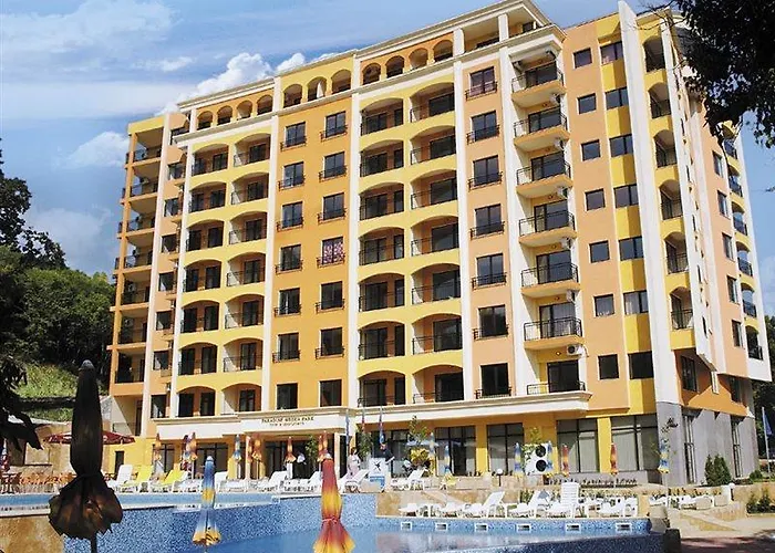 Paradise Park Golden Sands