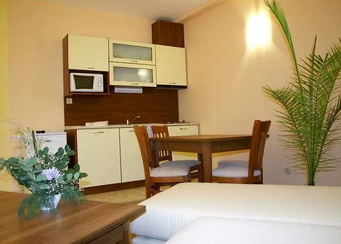 Paradise Park Aparthotel